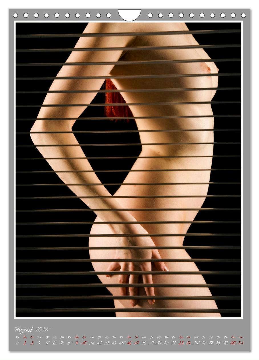 Bild: 9783435923564 | Ästhetische EROTIC Photographie (Wandkalender 2025 DIN A4 hoch),...