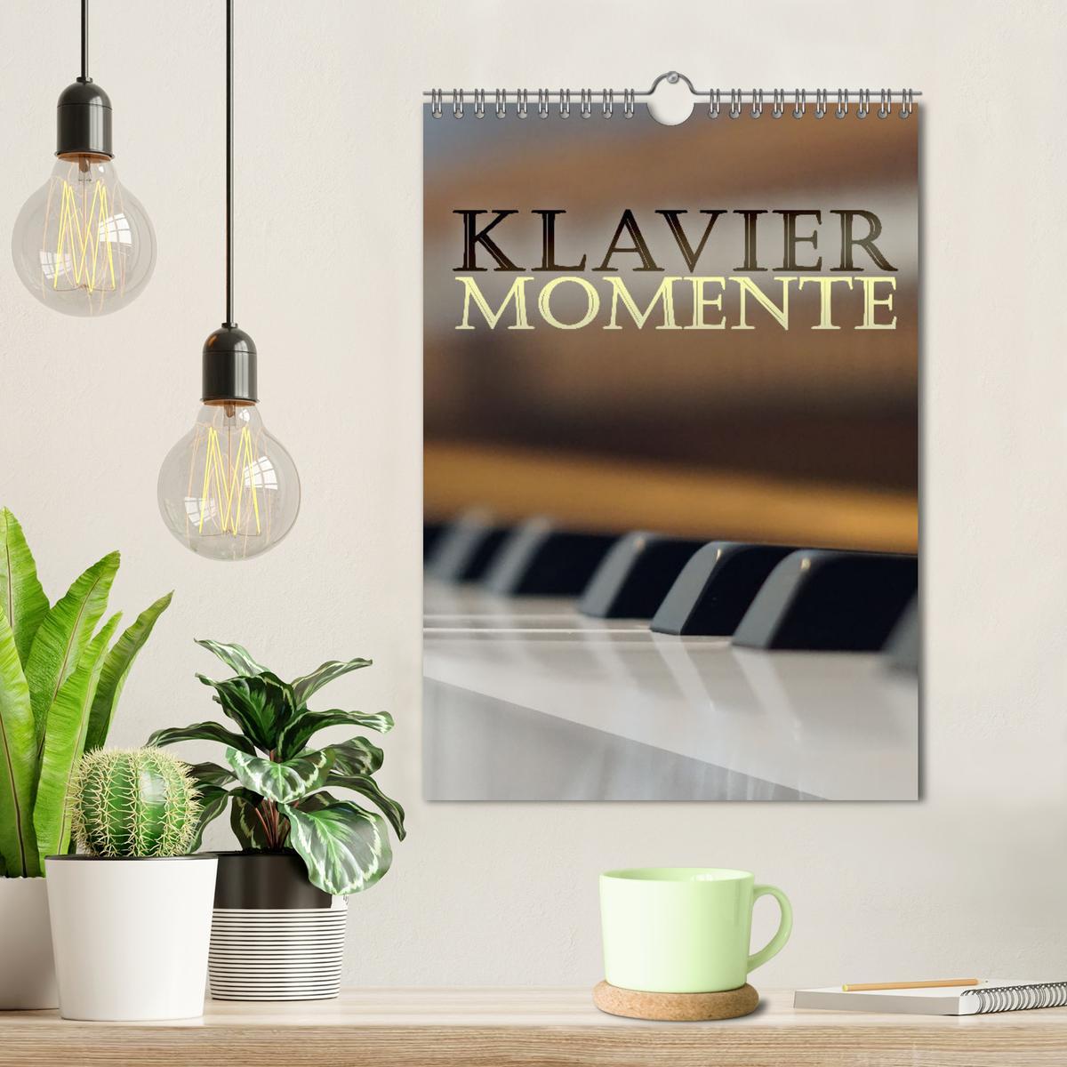 Bild: 9783435101115 | Klavier Momente (Wandkalender 2025 DIN A4 hoch), CALVENDO...