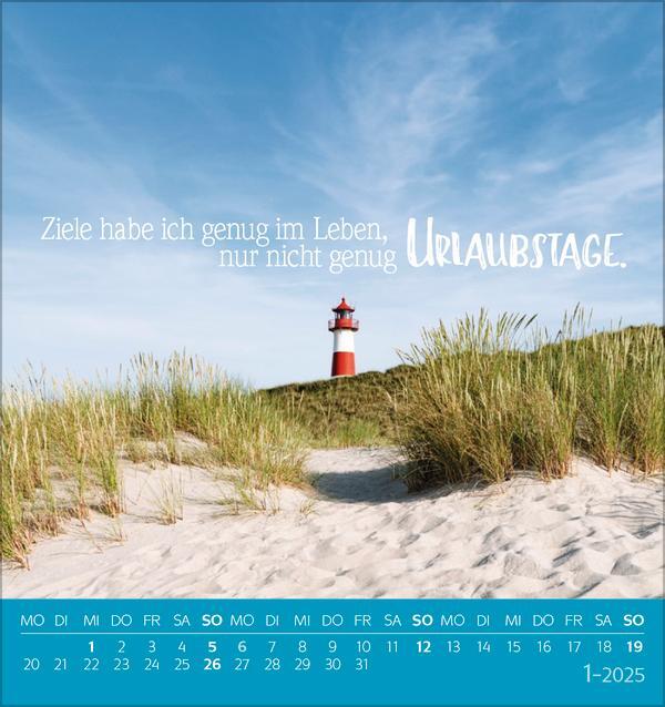 Bild: 9783731876359 | Urlaubsreif 2025 | aufstellbarer Postkartenkalender | Verlag Korsch