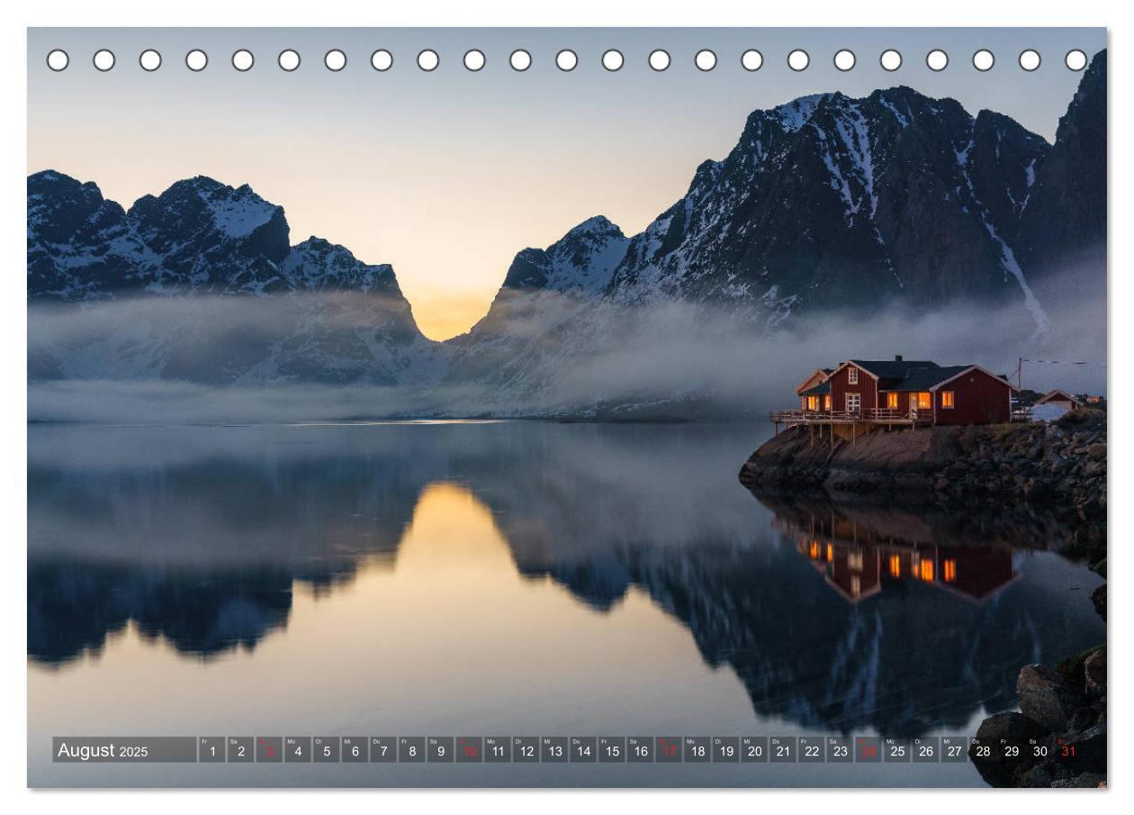 Bild: 9783435280025 | Lofoten - From Dusk Till Dawn (Tischkalender 2025 DIN A5 quer),...