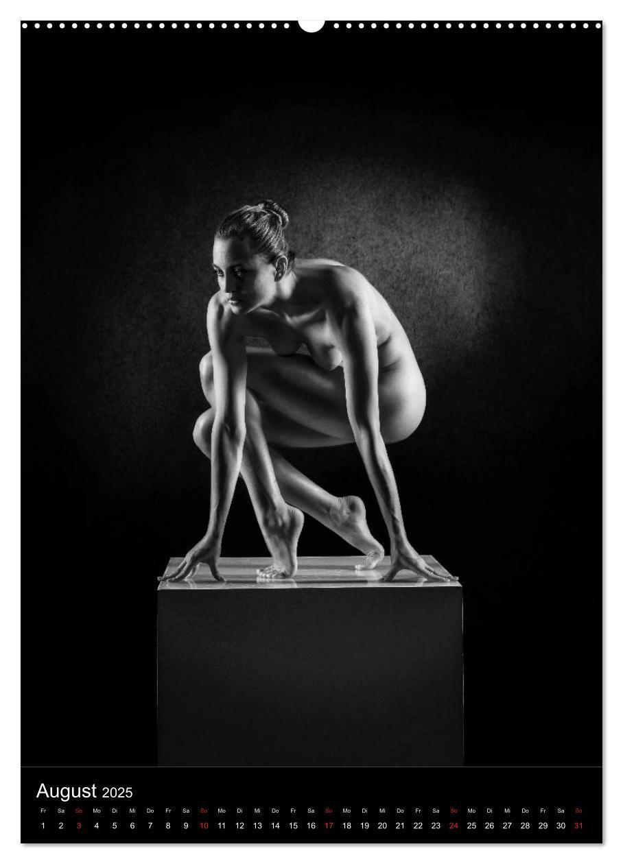 Bild: 9783435969883 | BODY SCULPTURE (Wandkalender 2025 DIN A2 hoch), CALVENDO...