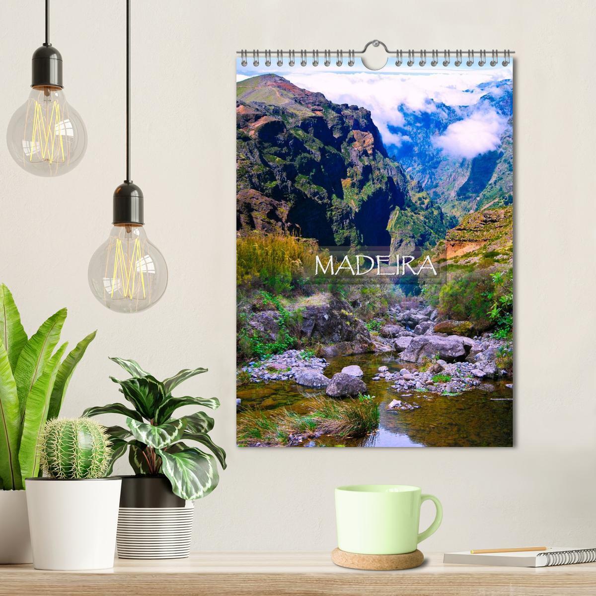 Bild: 9783457087442 | MADEIRA (Wandkalender 2025 DIN A4 hoch), CALVENDO Monatskalender