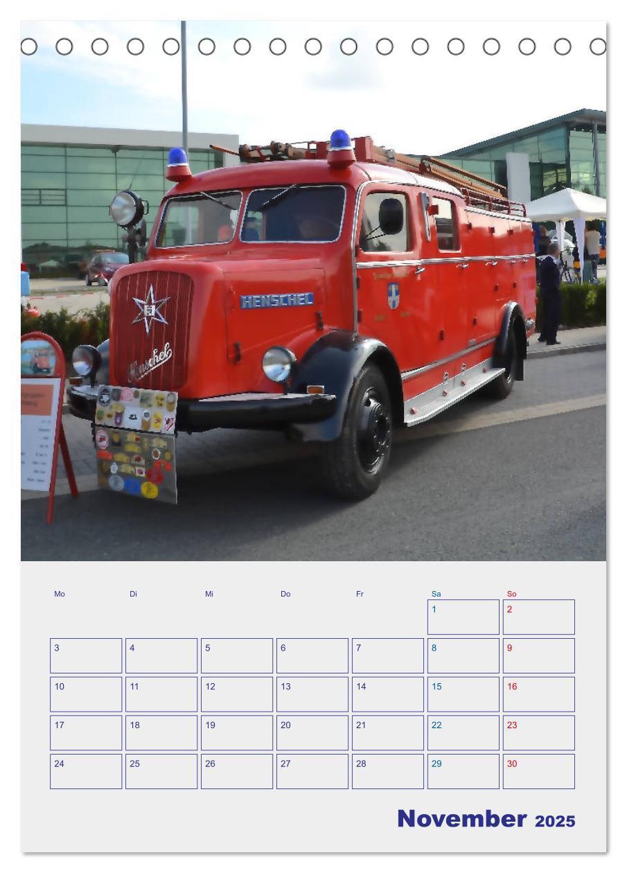 Bild: 9783435939947 | FEUERWEHR-Legende (Tischkalender 2025 DIN A5 hoch), CALVENDO...