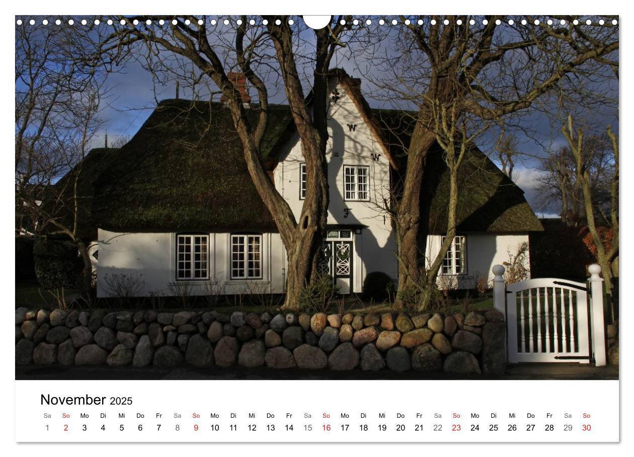 Bild: 9783435791019 | Friesenhäuser (Wandkalender 2025 DIN A3 quer), CALVENDO Monatskalender