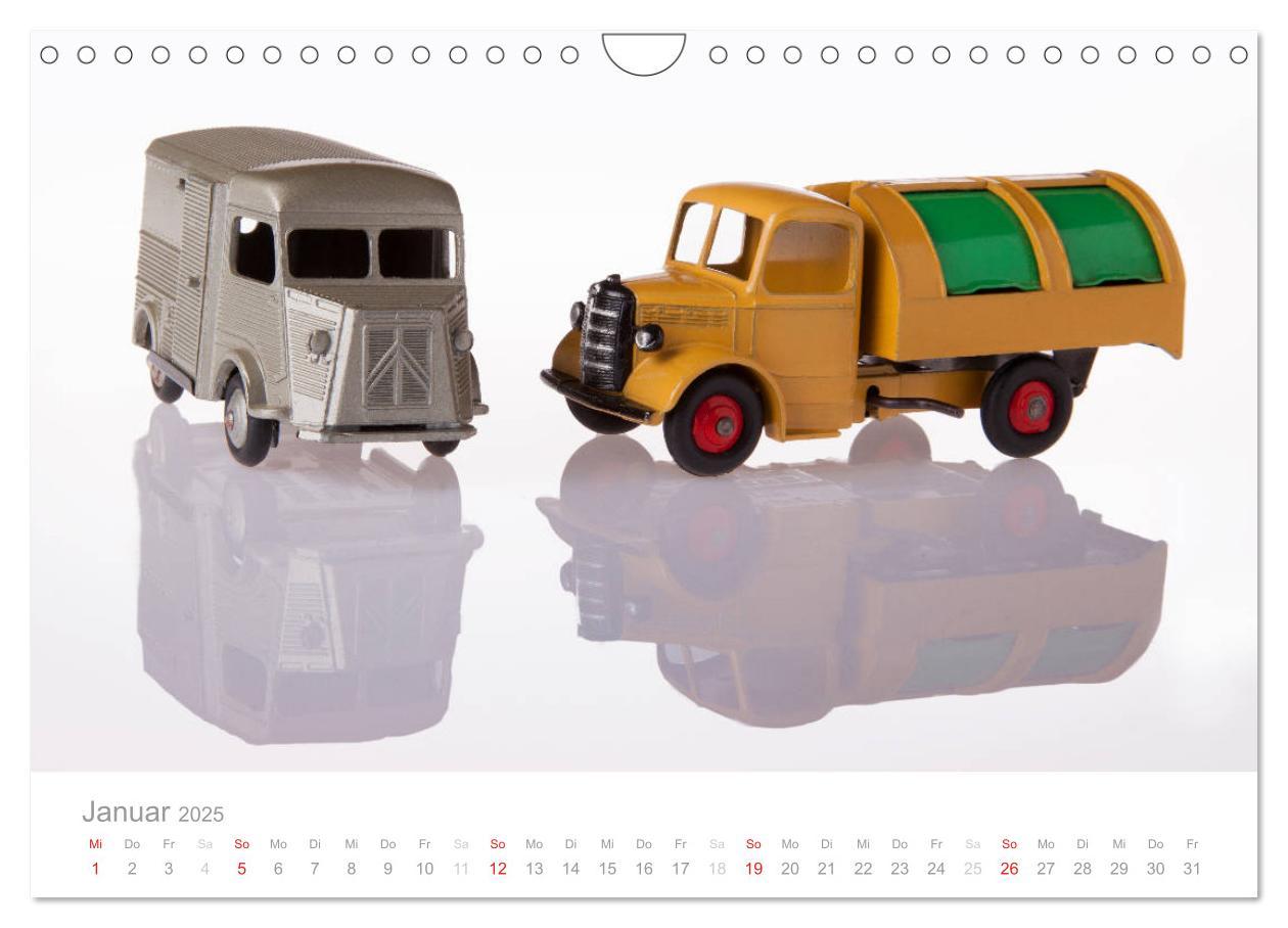 Bild: 9783435471041 | Dinky Toys Spielzeugautos (Wandkalender 2025 DIN A4 quer), CALVENDO...