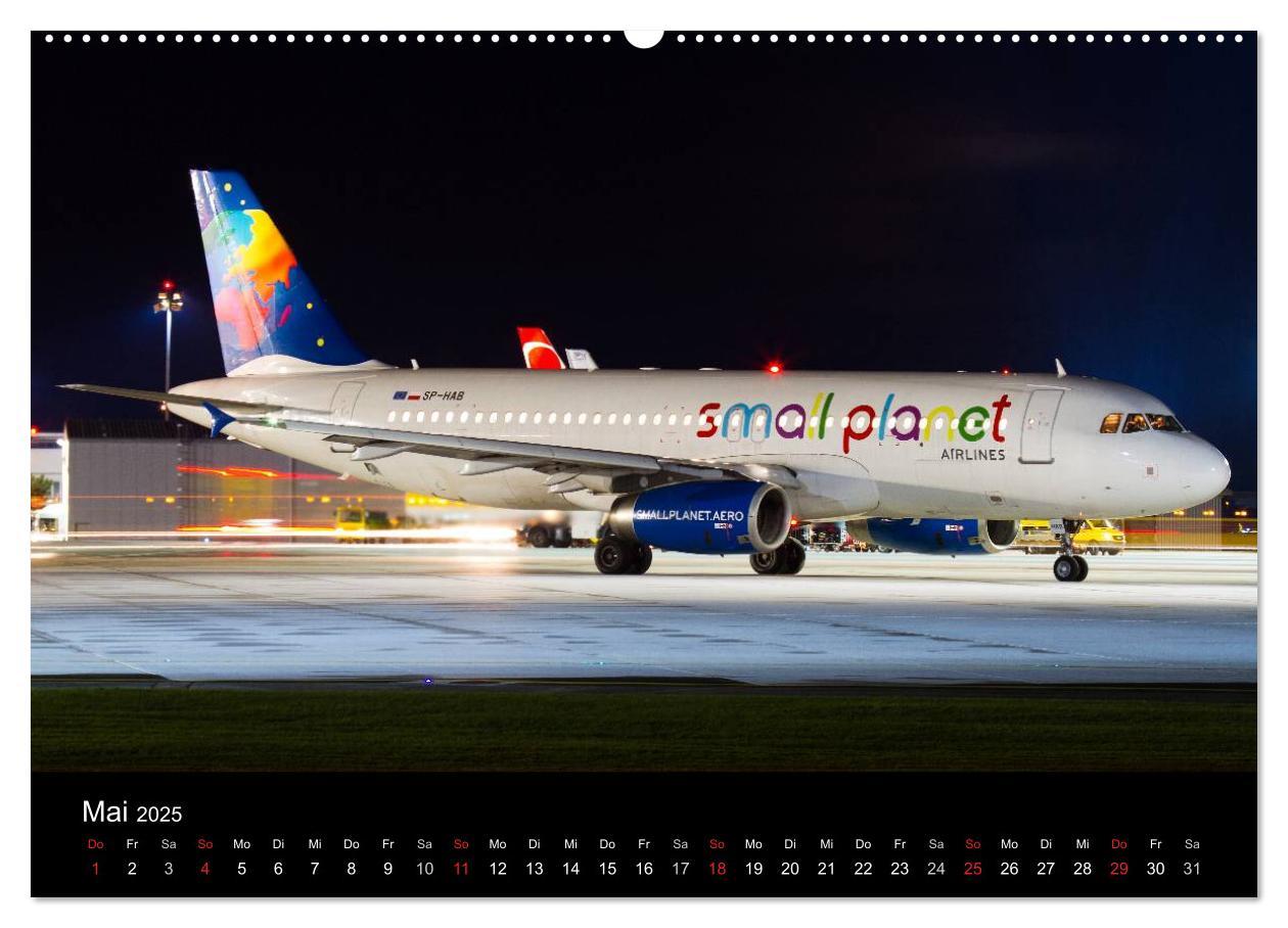 Bild: 9783435742073 | Flugzeuge bei Nacht (Wandkalender 2025 DIN A2 quer), CALVENDO...