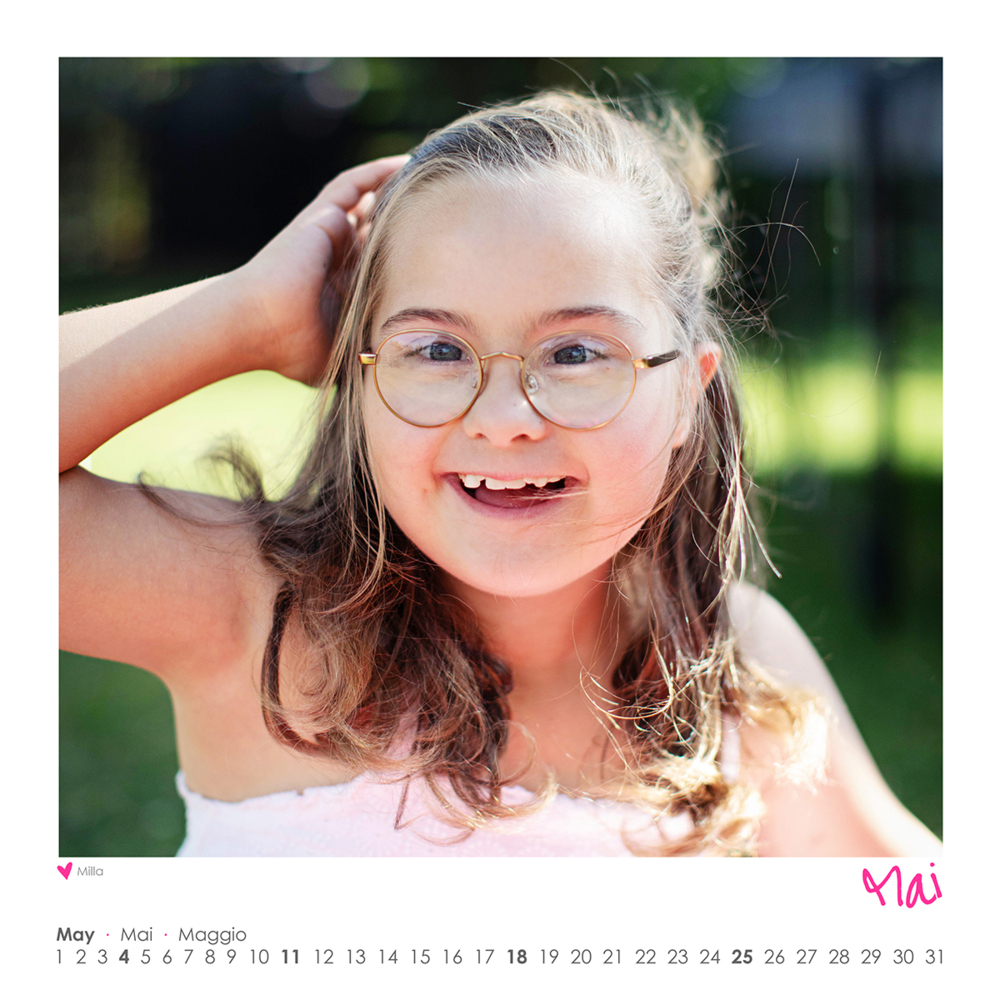 Bild: 9783862561889 | Wandkalender A little extra 2025 | Conny Wenk | Kalender | 12 S.