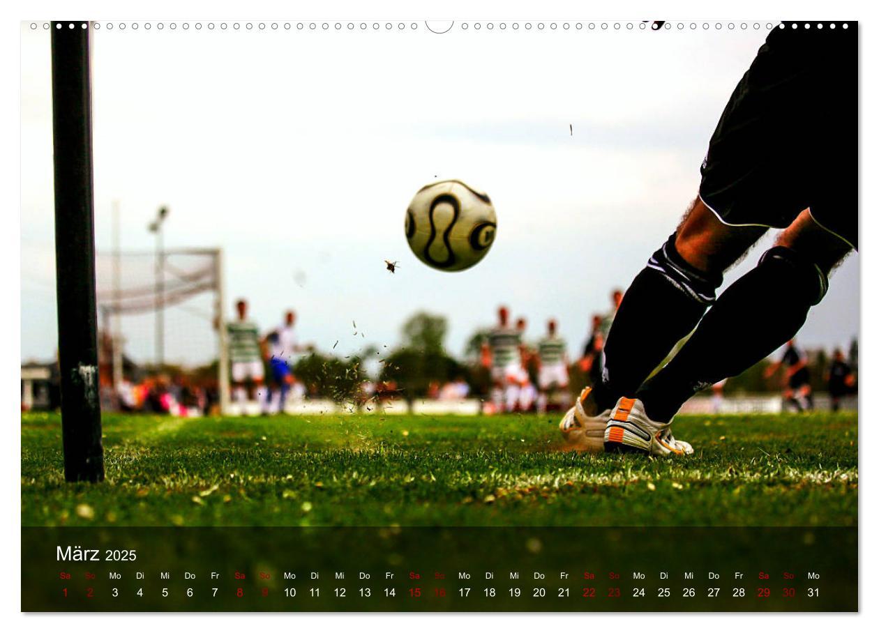 Bild: 9783435326310 | Leidenschaft Fußball (Wandkalender 2025 DIN A2 quer), CALVENDO...