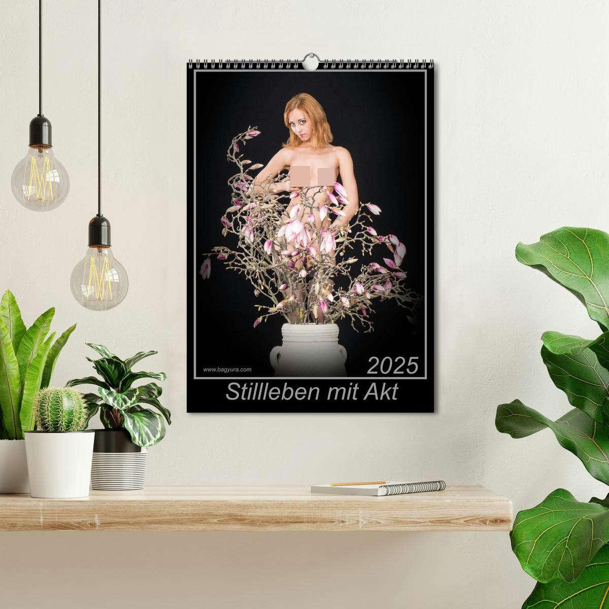 Bild: 9783435952946 | Stillleben mit Akt (Wandkalender 2025 DIN A3 hoch), CALVENDO...