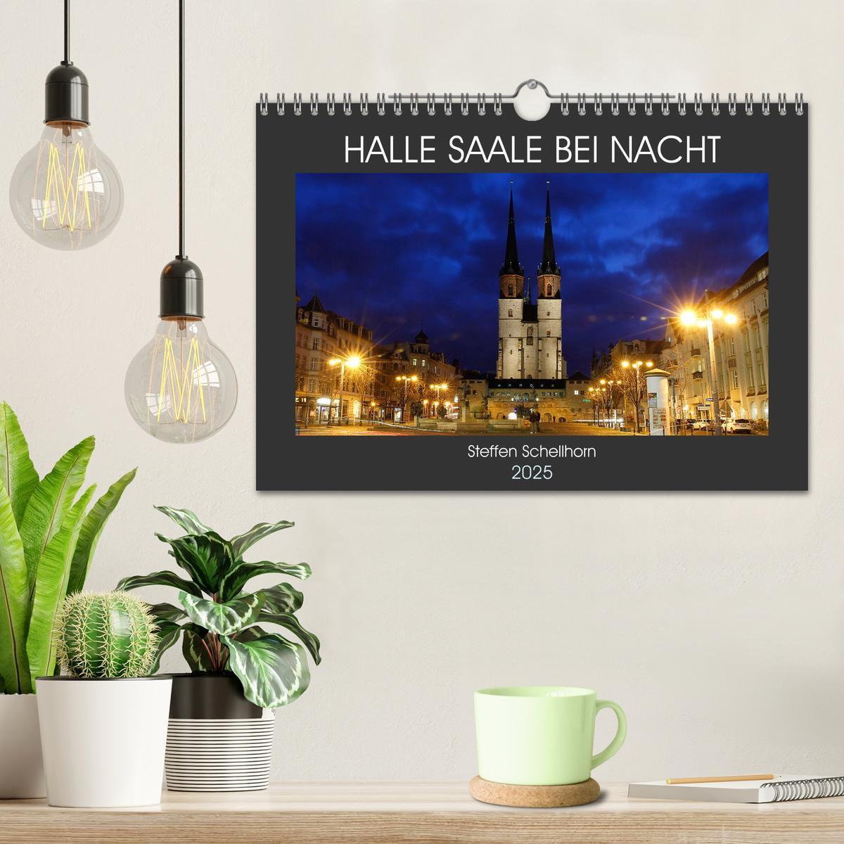 Bild: 9783435077021 | HALLE SAALE BEI NACHT (Wandkalender 2025 DIN A4 quer), CALVENDO...