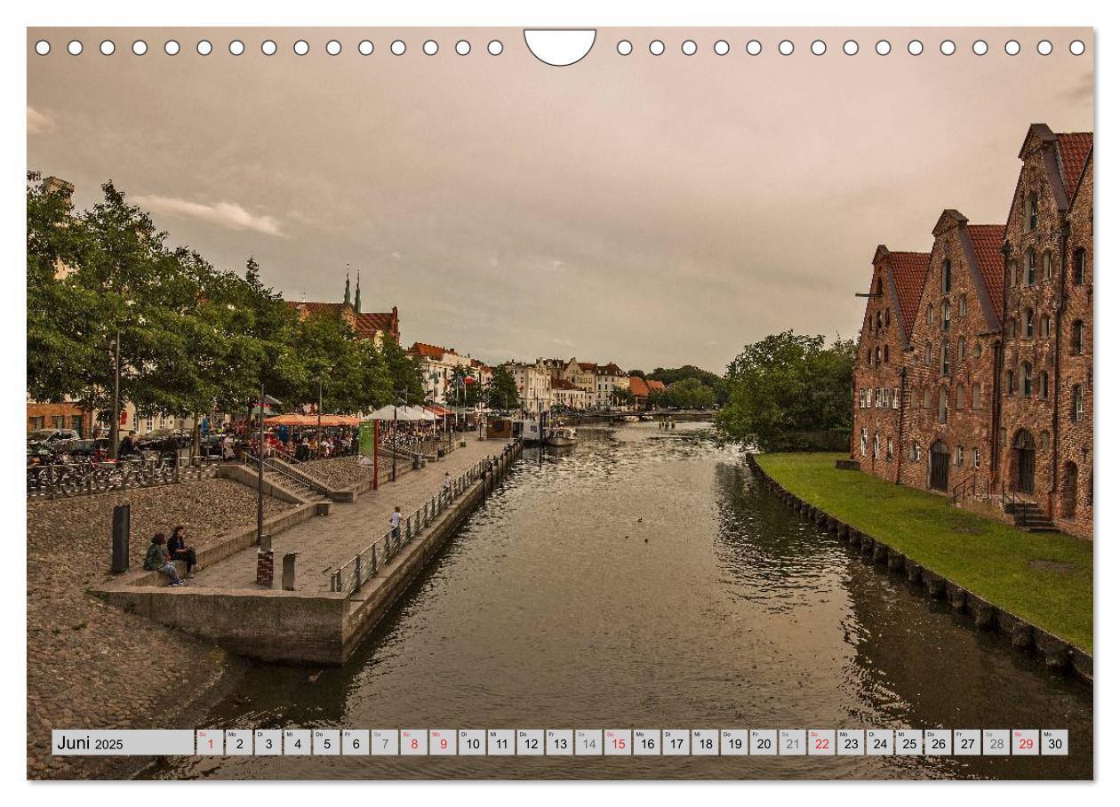 Bild: 9783435683253 | Hansestadt Lübeck (Wandkalender 2025 DIN A4 quer), CALVENDO...