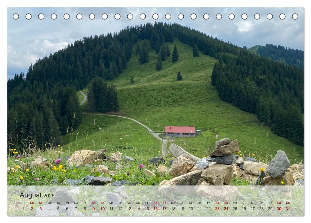 Bild: 9783457236697 | Alpenauszeit - Die Berghütten unserer Alpen (Tischkalender 2025 DIN...