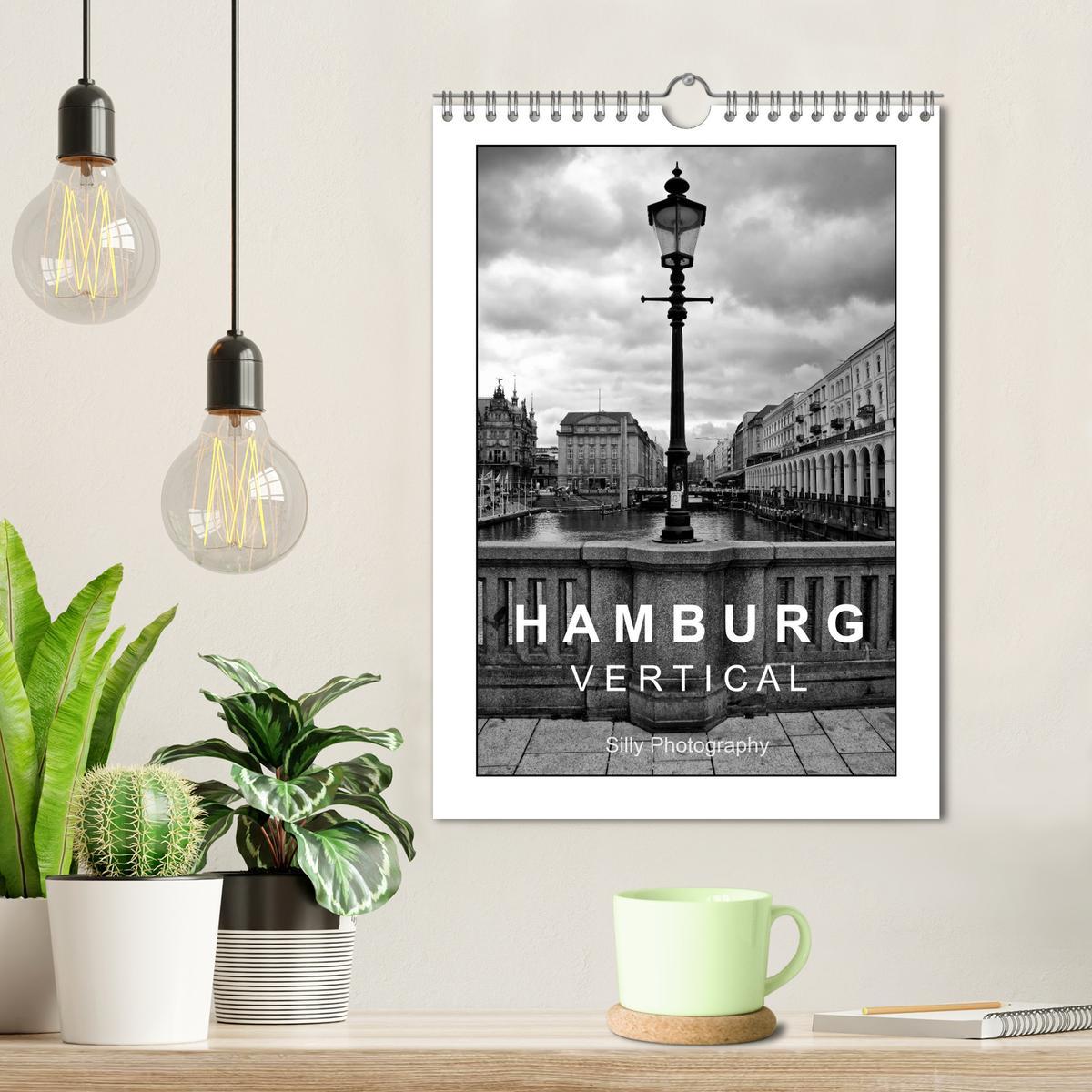 Bild: 9783457081594 | Hamburg Vertical (Wandkalender 2025 DIN A4 hoch), CALVENDO...