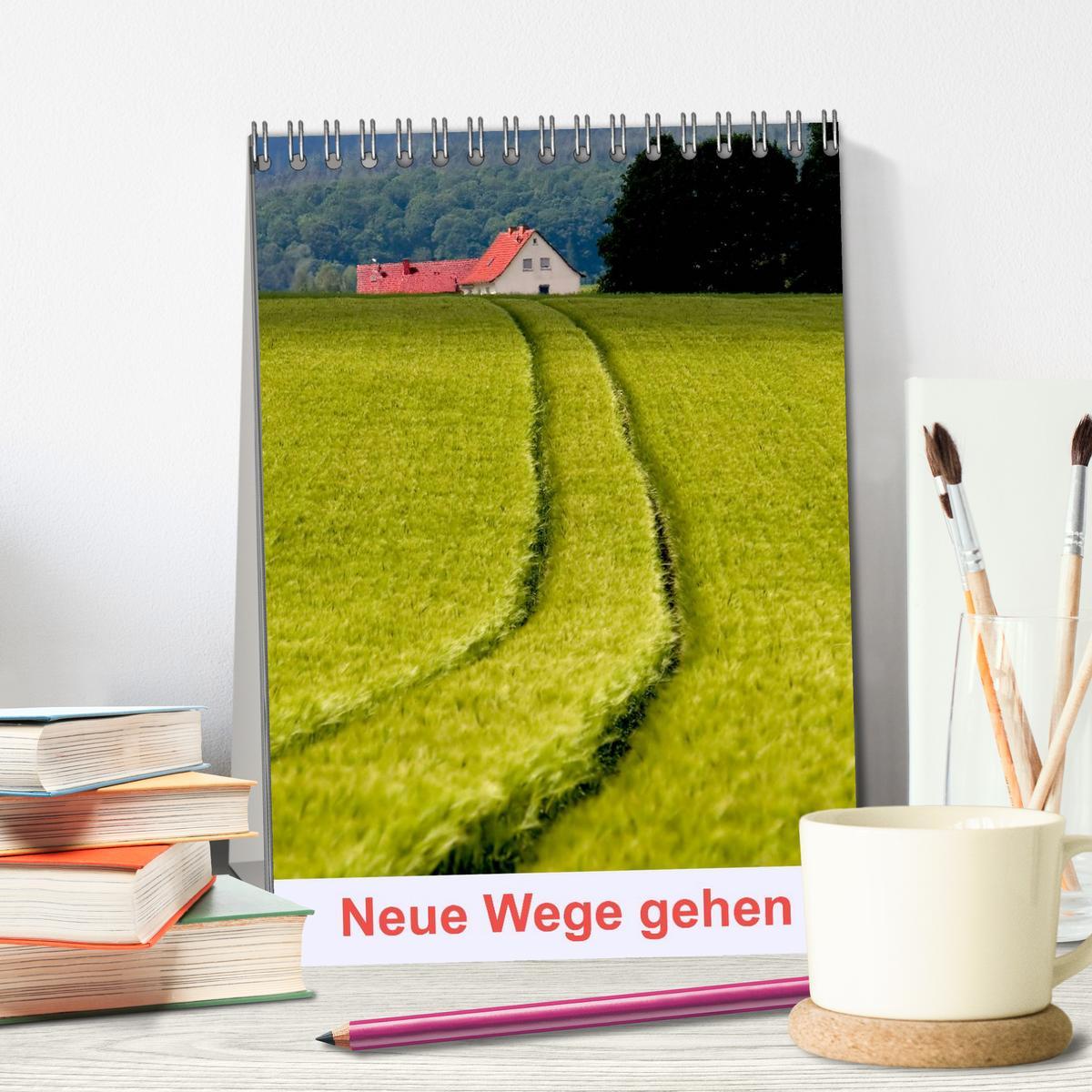 Bild: 9783457006870 | Neue Wege gehen (Tischkalender 2025 DIN A5 hoch), CALVENDO...