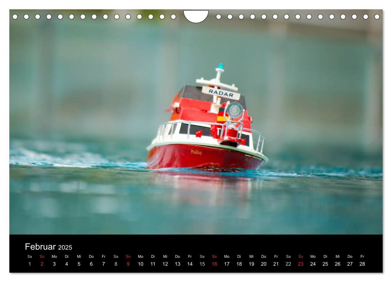 Bild: 9783435678495 | Modellboote in ihrem Element (Wandkalender 2025 DIN A4 quer),...