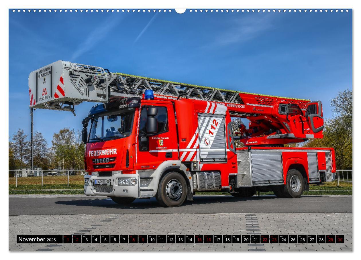 Bild: 9783435036813 | Feuerwehrfahrzeuge (Wandkalender 2025 DIN A2 quer), CALVENDO...