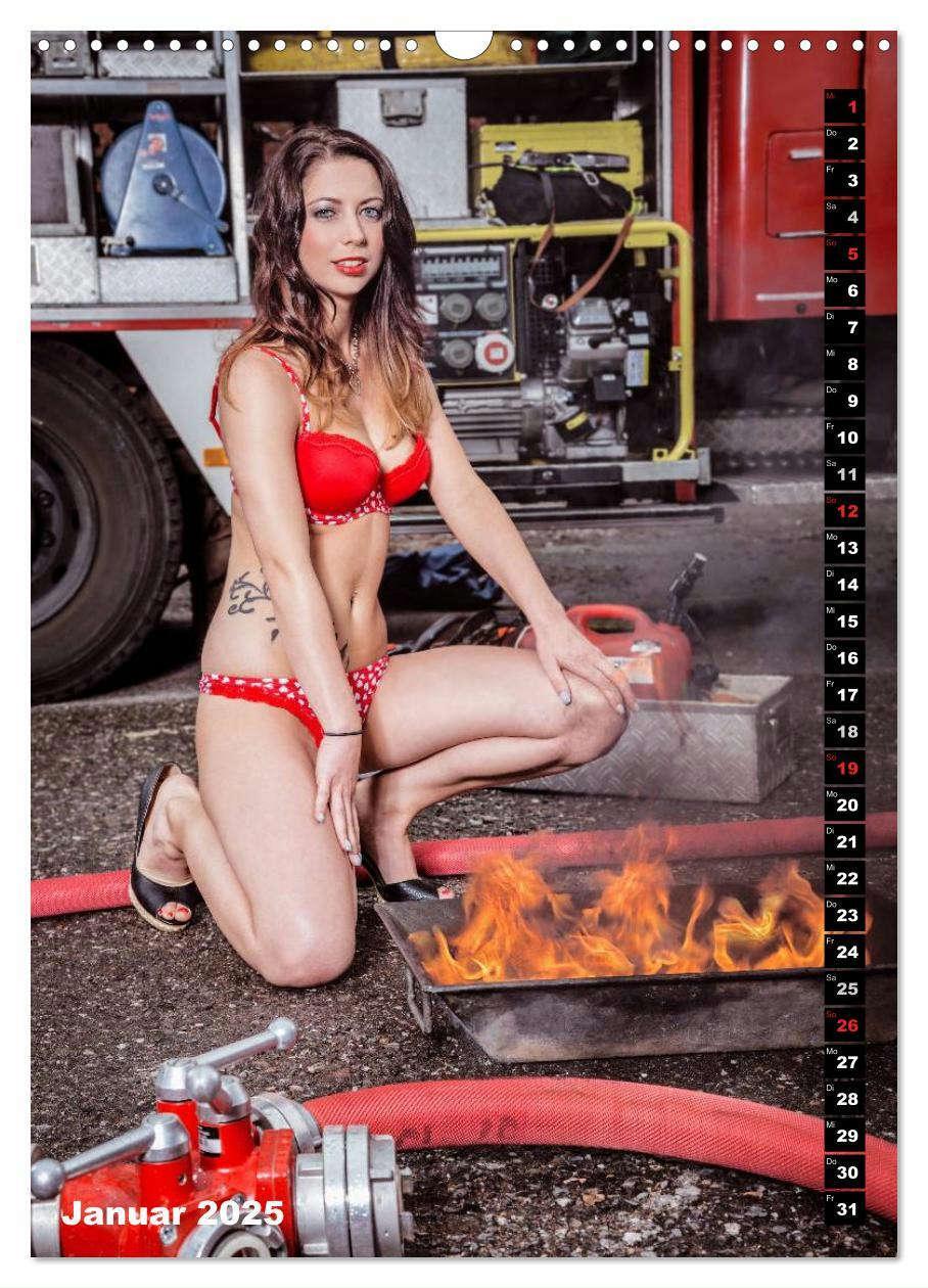 Bild: 9783457058268 | Feuerwehrkalender 2025 (Wandkalender 2025 DIN A3 hoch), CALVENDO...