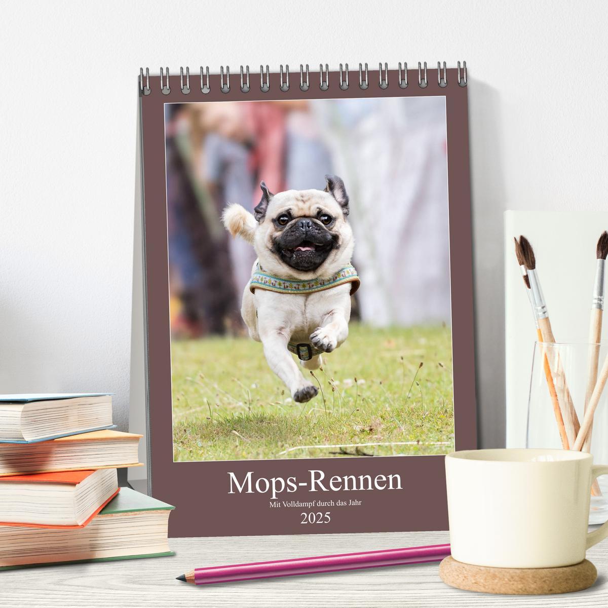 Bild: 9783435964741 | Mops-Rennen (Tischkalender 2025 DIN A5 hoch), CALVENDO Monatskalender