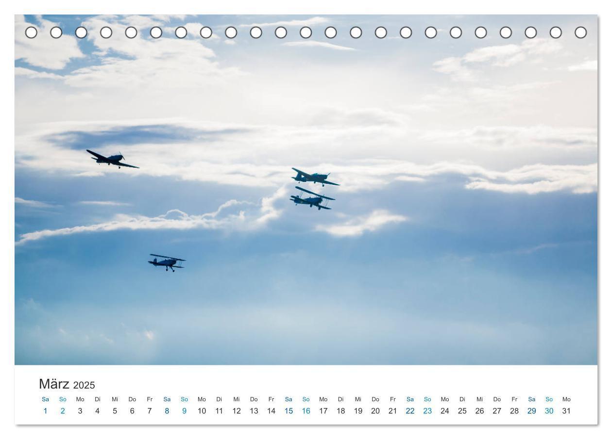 Bild: 9783435817290 | AVIATION CLASSICS seen by custompix.de (Tischkalender 2025 DIN A5...