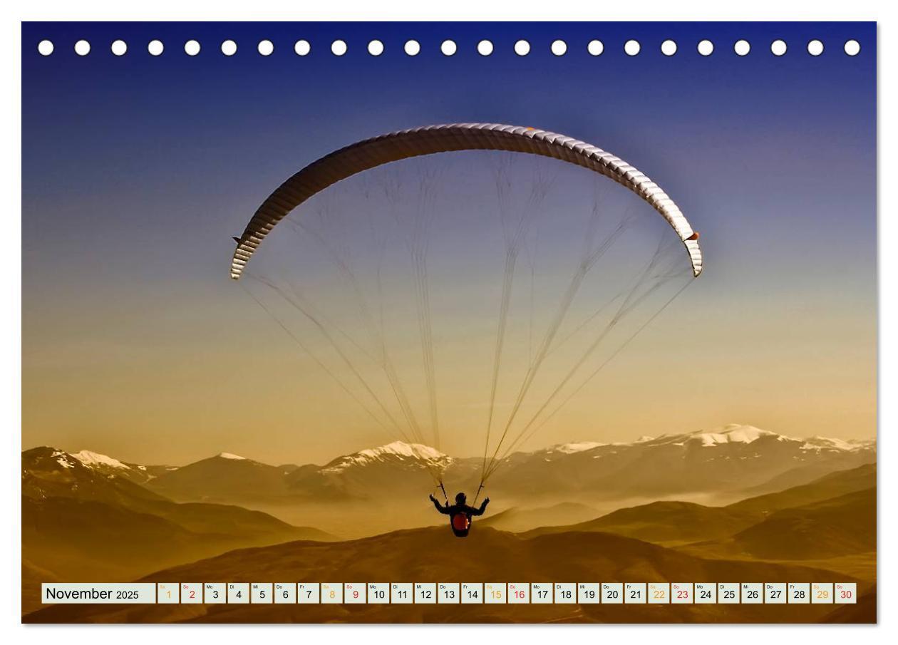 Bild: 9783435478408 | Freiheit und Abenteuer - Paragliding (Tischkalender 2025 DIN A5...