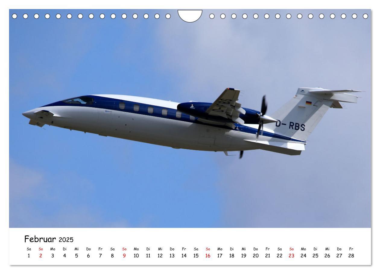 Bild: 9783435070701 | Flugzeuge am blauen Himmel (Wandkalender 2025 DIN A4 quer),...