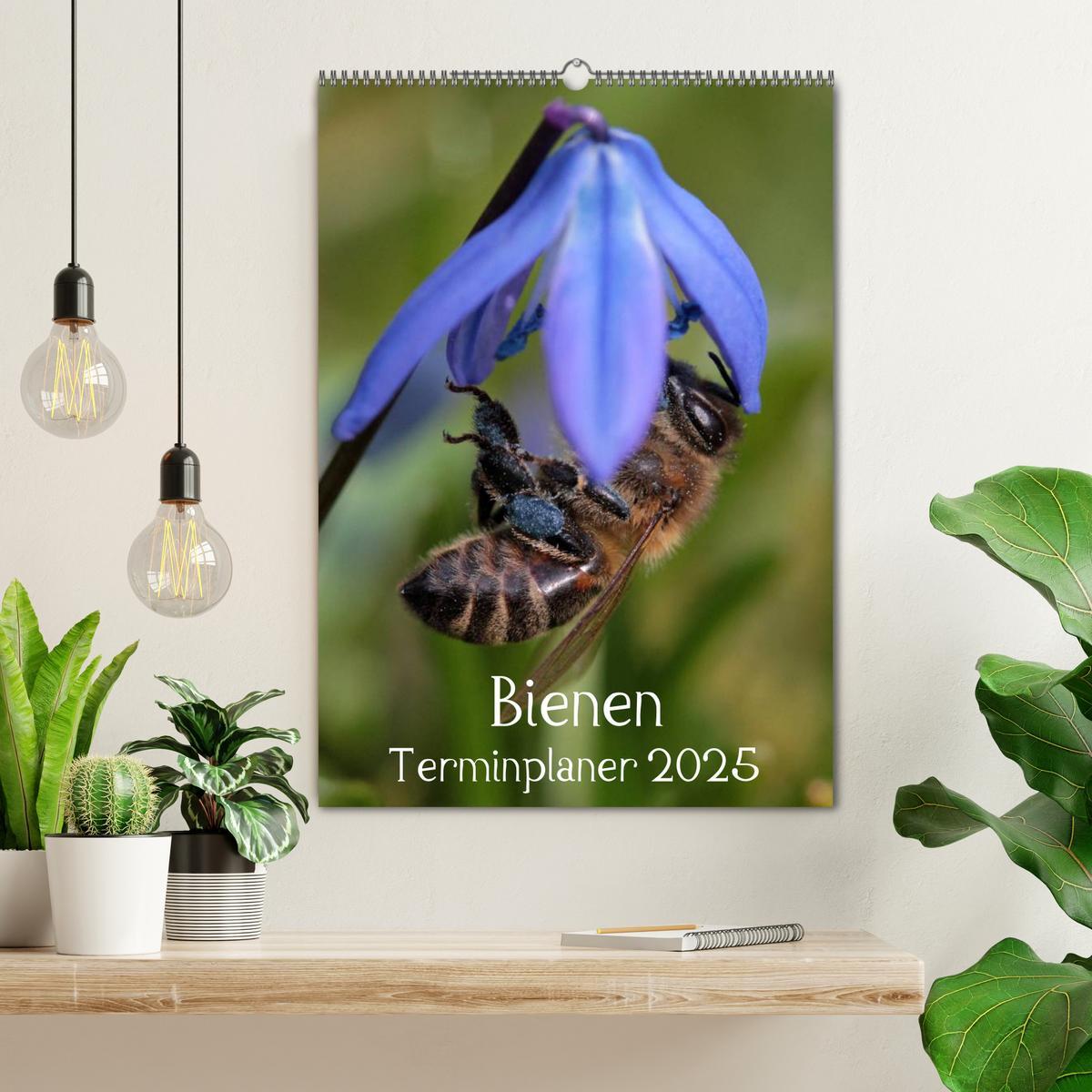 Bild: 9783457030011 | Bienen-Terminplaner 2025 (Wandkalender 2025 DIN A2 hoch), CALVENDO...