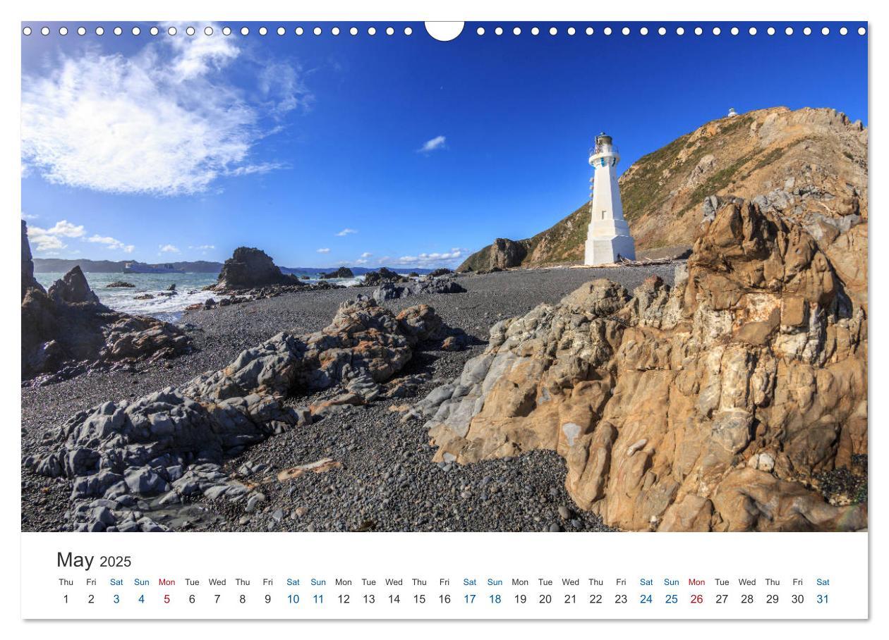 Bild: 9781325944873 | Lighthouses of New Zealand (Wall Calendar 2025 DIN A3 landscape),...