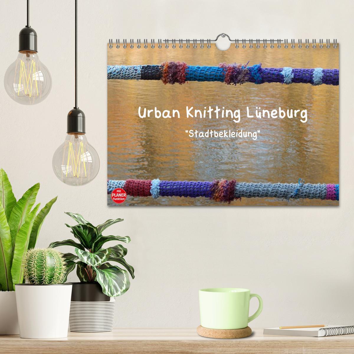 Bild: 9783435545698 | Urban Knitting Lüneburg (Wandkalender 2025 DIN A4 quer), CALVENDO...