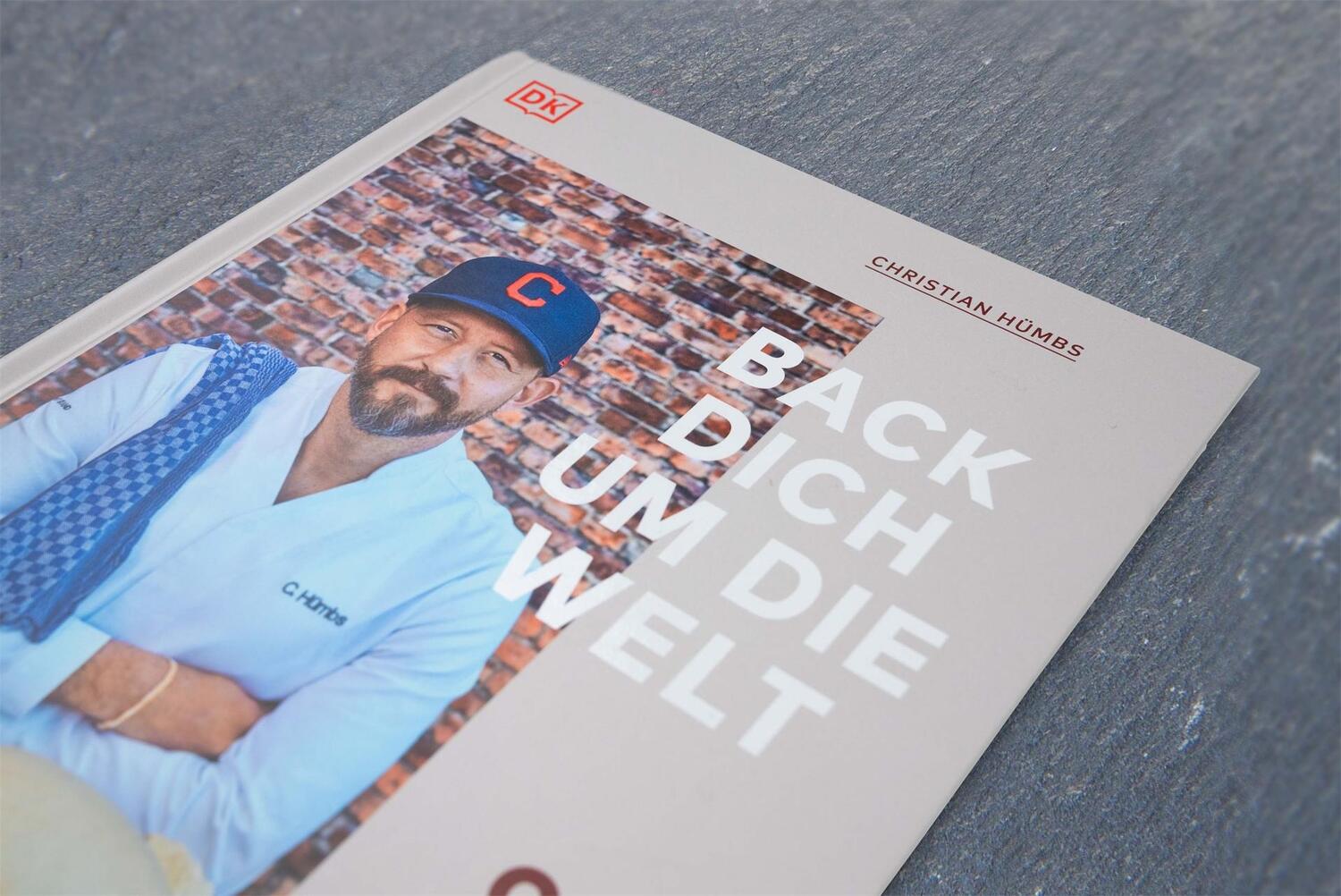 Bild: 9783831043484 | Back dich um die Welt | 90 süße Rezepte gegen Fernweh | Hümbs | Buch