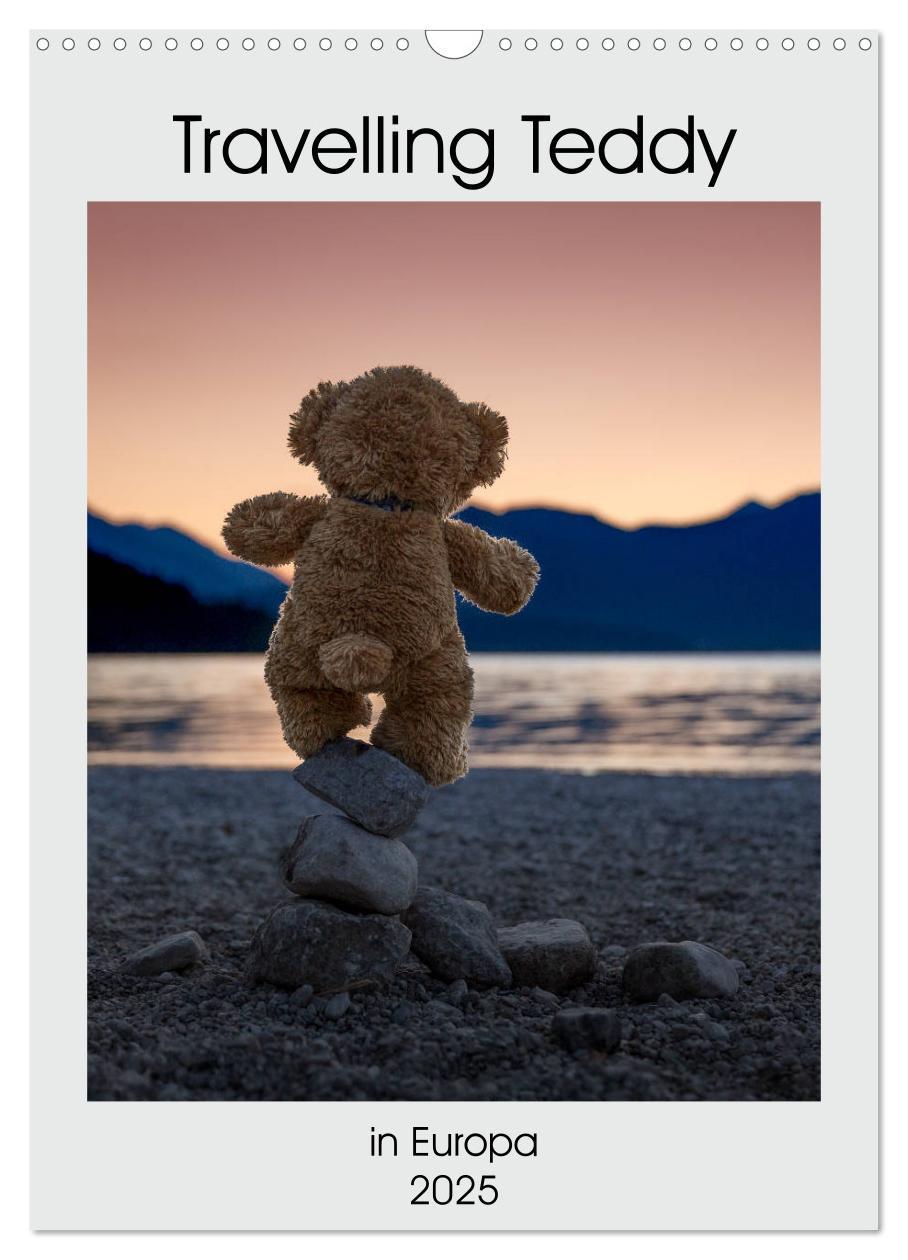 Cover: 9783435984961 | Travelling Teddy in Europa (Wandkalender 2025 DIN A3 hoch),...