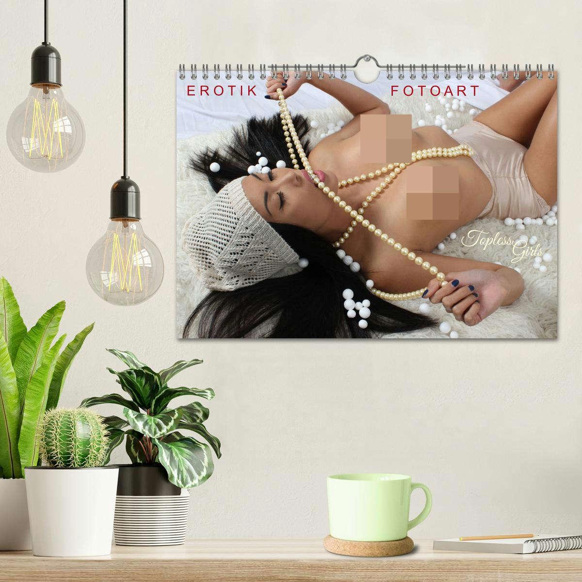 Bild: 9783383866685 | EROTIK FOTOART - Topless Girls (Wandkalender 2025 DIN A4 quer),...