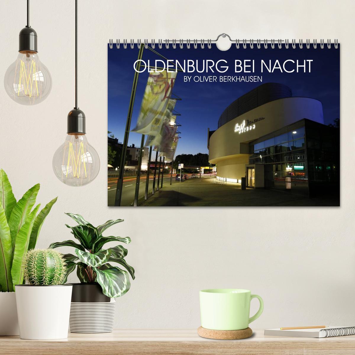 Bild: 9783435627257 | Oldenburg bei Nacht (Wandkalender 2025 DIN A4 quer), CALVENDO...