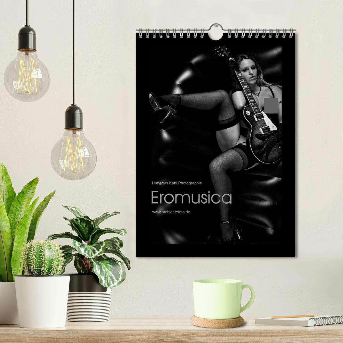 Bild: 9783457047262 | Eromusica 2025 (Wandkalender 2025 DIN A4 hoch), CALVENDO...