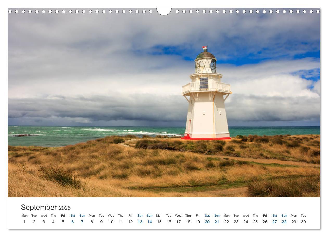 Bild: 9781325944873 | Lighthouses of New Zealand (Wall Calendar 2025 DIN A3 landscape),...