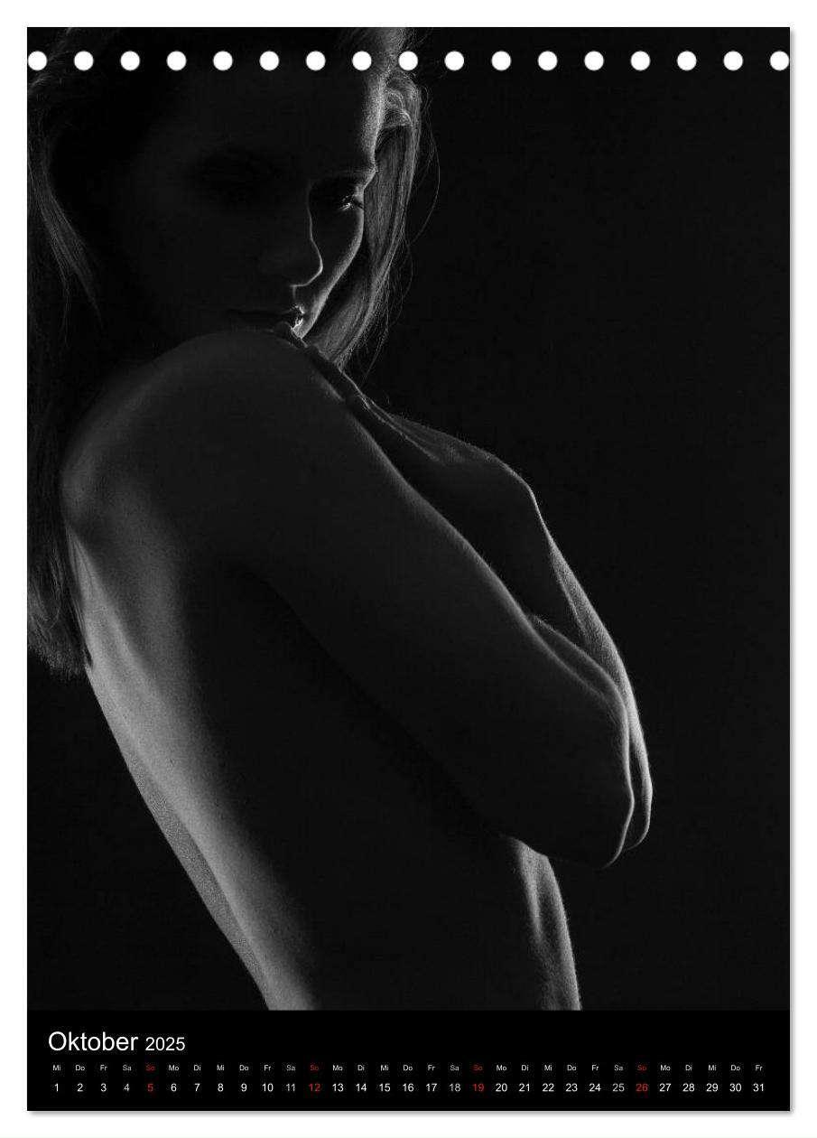 Bild: 9783457079911 | Erotische Silhouetten / CH-Version (Tischkalender 2025 DIN A5...