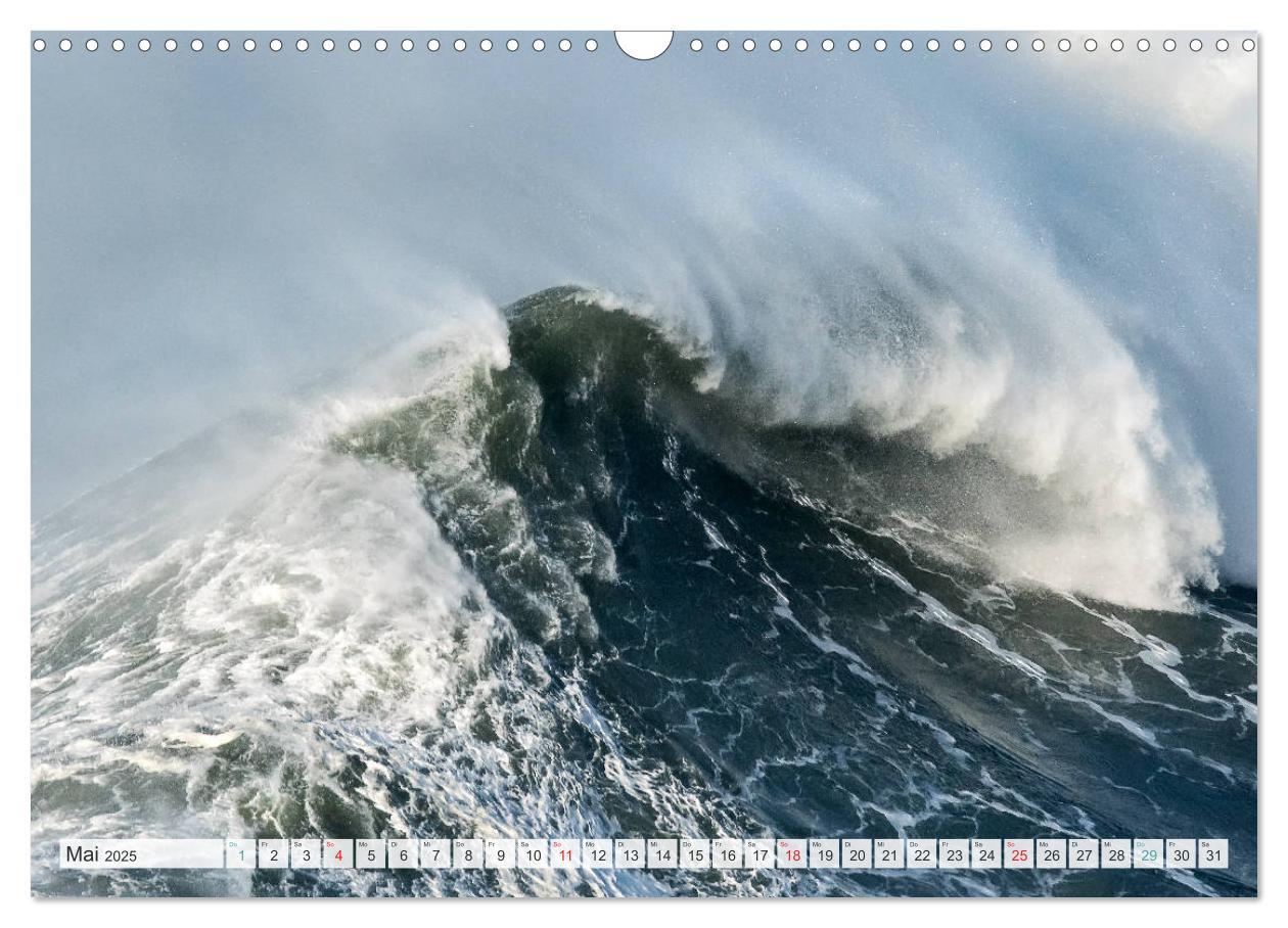 Bild: 9783435158188 | WASSERBERGE - Die Riesenwellen von Nazaré (Wandkalender 2025 DIN A3...