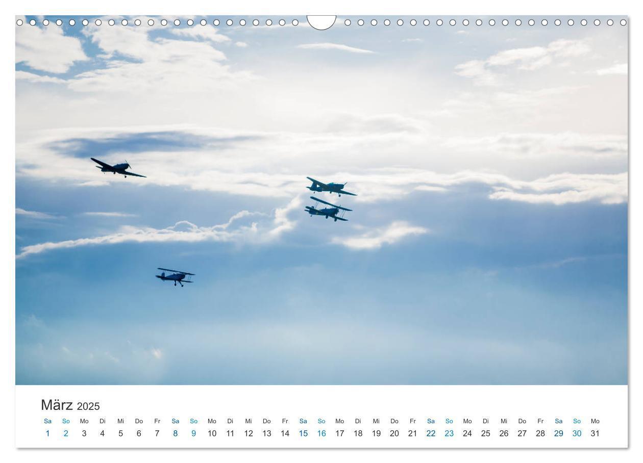 Bild: 9783435829927 | AVIATION CLASSICS seen by custompix.de (Wandkalender 2025 DIN A3...