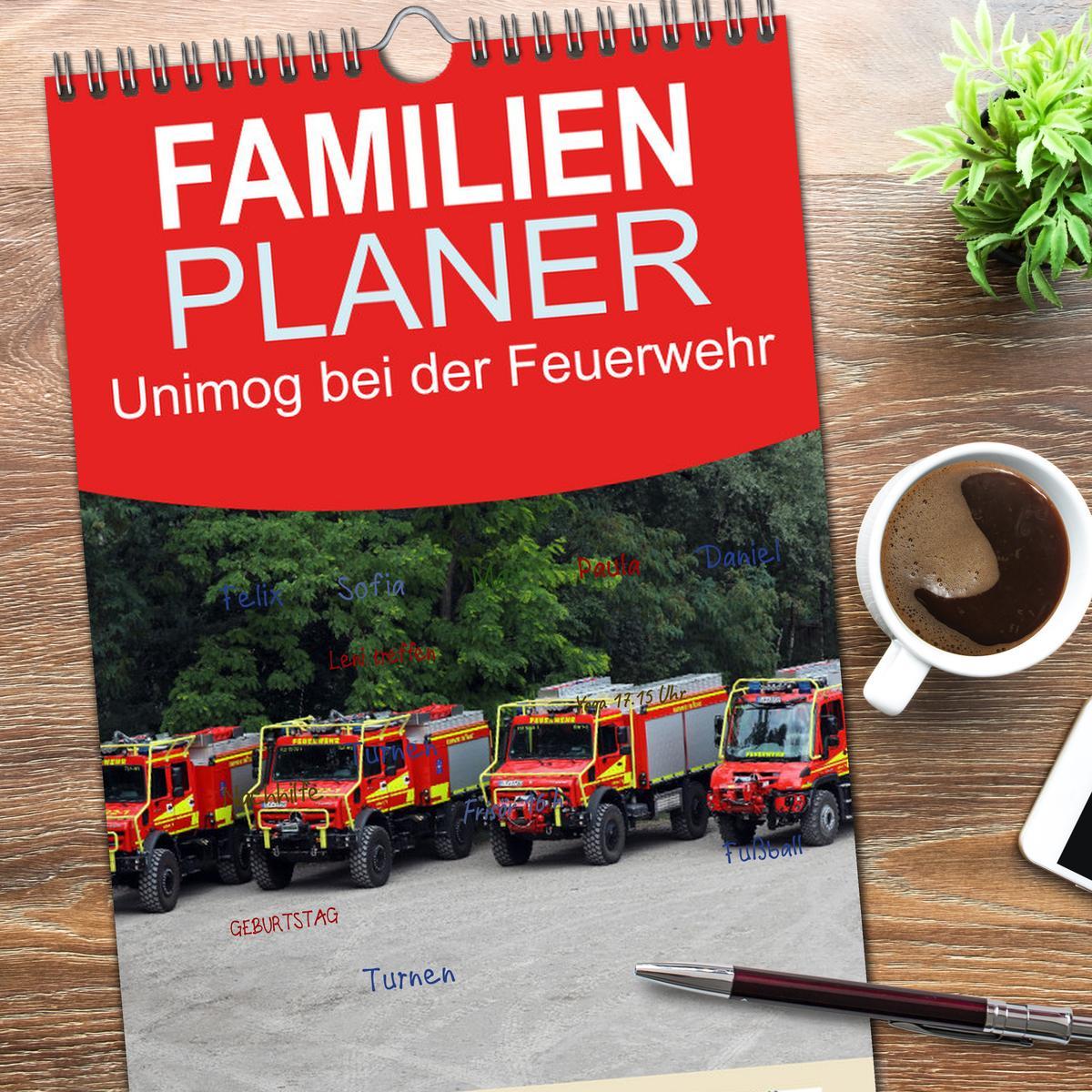 Bild: 9783457233870 | Familienplaner 2025 - Unimog bei der Feuerwehr mit 5 Spalten...