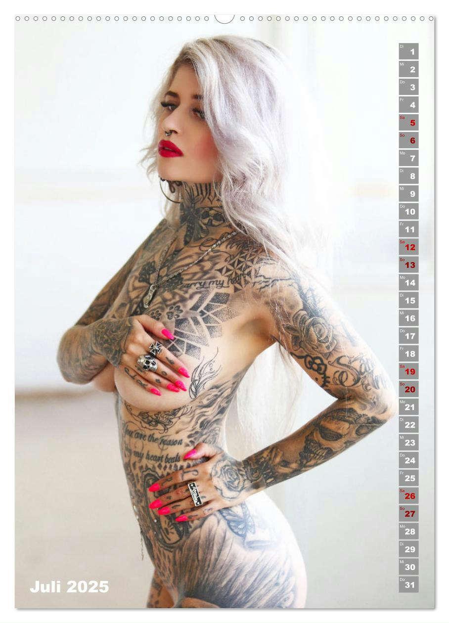 Bild: 9783457144251 | Beauty Tattoo Girls (hochwertiger Premium Wandkalender 2025 DIN A2...