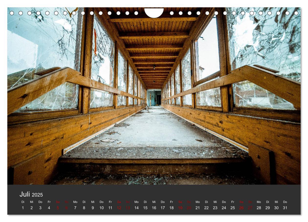 Bild: 9783435217830 | Verlassene Orte - Ein Lost Places Kalender (Wandkalender 2025 DIN...