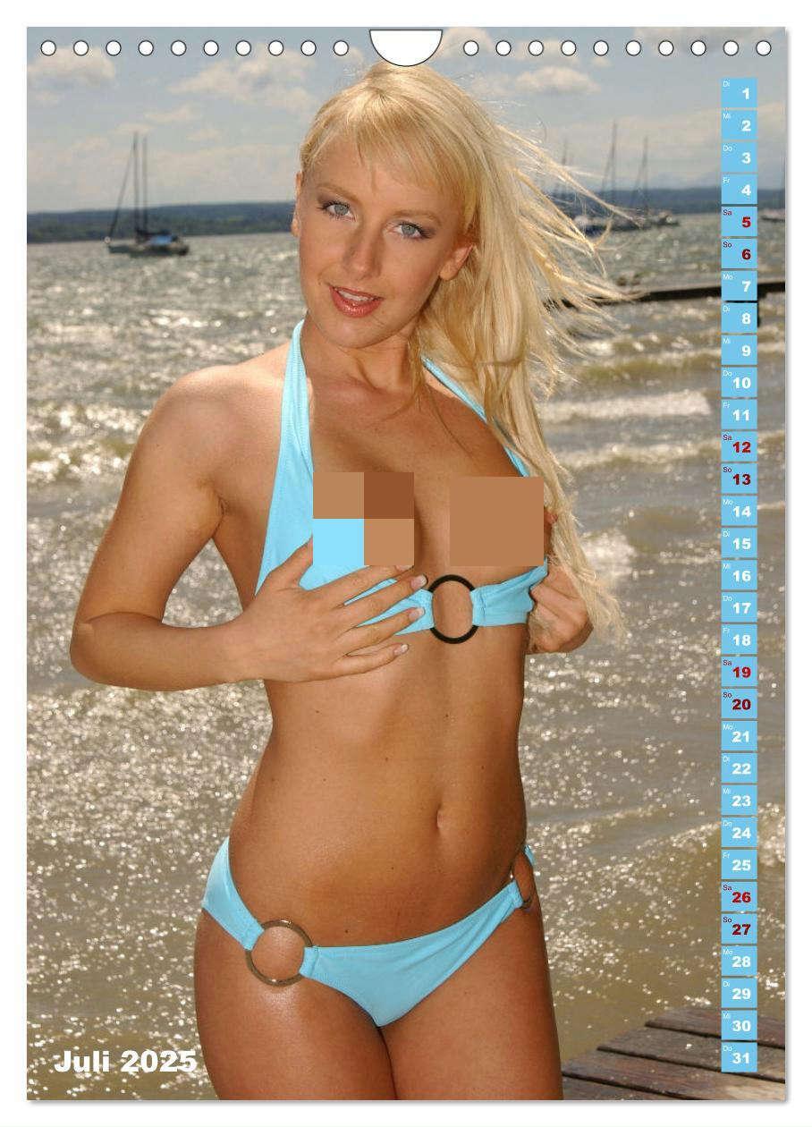 Bild: 9783383781315 | Beach Babes (Wandkalender 2025 DIN A4 hoch), CALVENDO Monatskalender