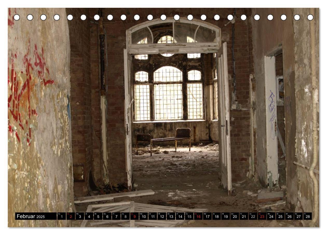 Bild: 9783435689118 | Beelitz Heilstätten-Faszination des Verfalls (Tischkalender 2025...