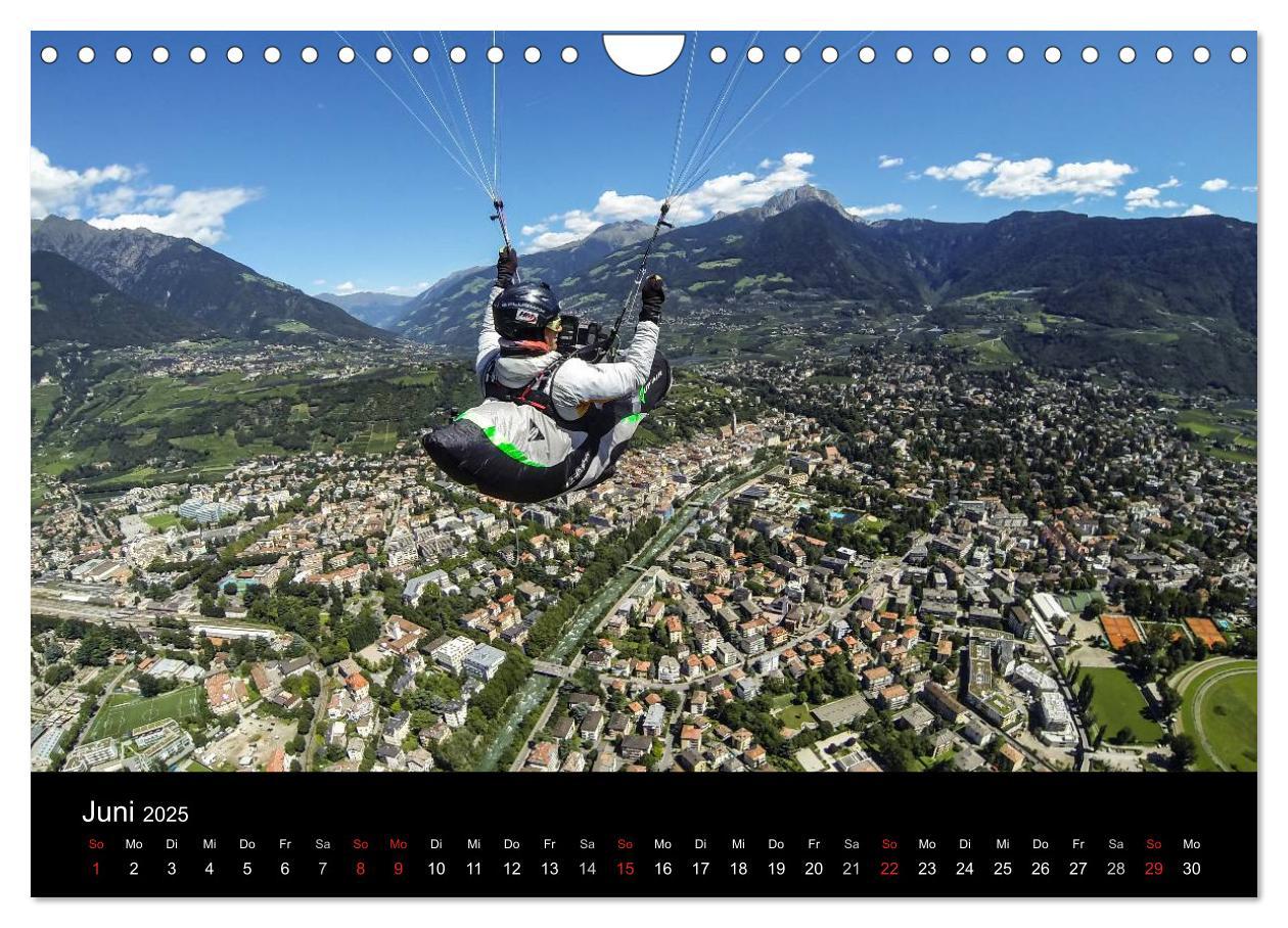 Bild: 9783435631315 | Paragliding - zwischen Himmel und Erde (Wandkalender 2025 DIN A4...