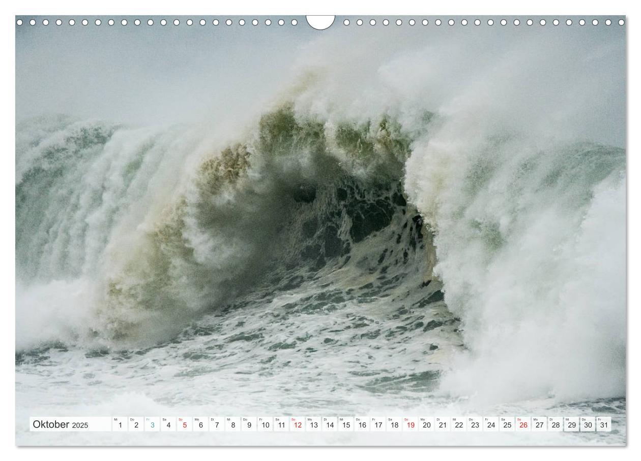 Bild: 9783435158188 | WASSERBERGE - Die Riesenwellen von Nazaré (Wandkalender 2025 DIN A3...