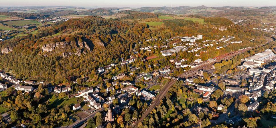 Bild: 9783946328148 | Himmel über der Vulkaneifel | Luftbildband | Sven Nieder (u. a.)