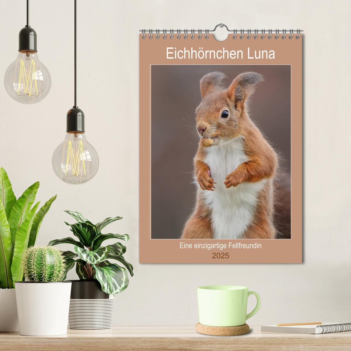 Bild: 9783435956517 | Eichhörnchen Luna (Wandkalender 2025 DIN A4 hoch), CALVENDO...