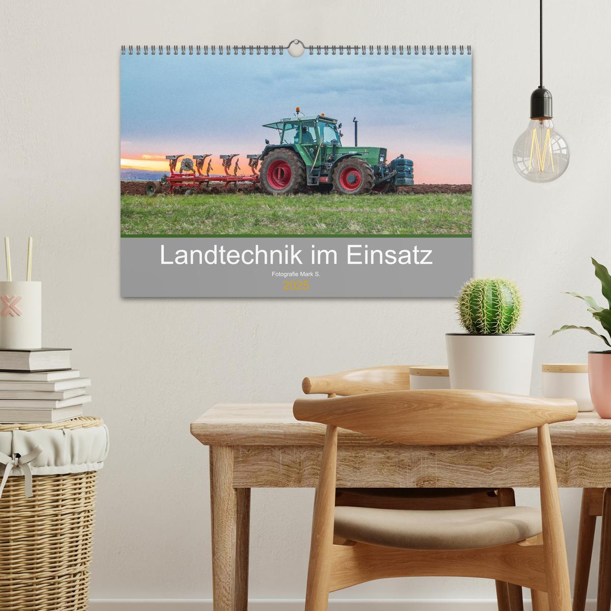 Bild: 9783435173600 | Landtechnik im Einsatz (Wandkalender 2025 DIN A3 quer), CALVENDO...