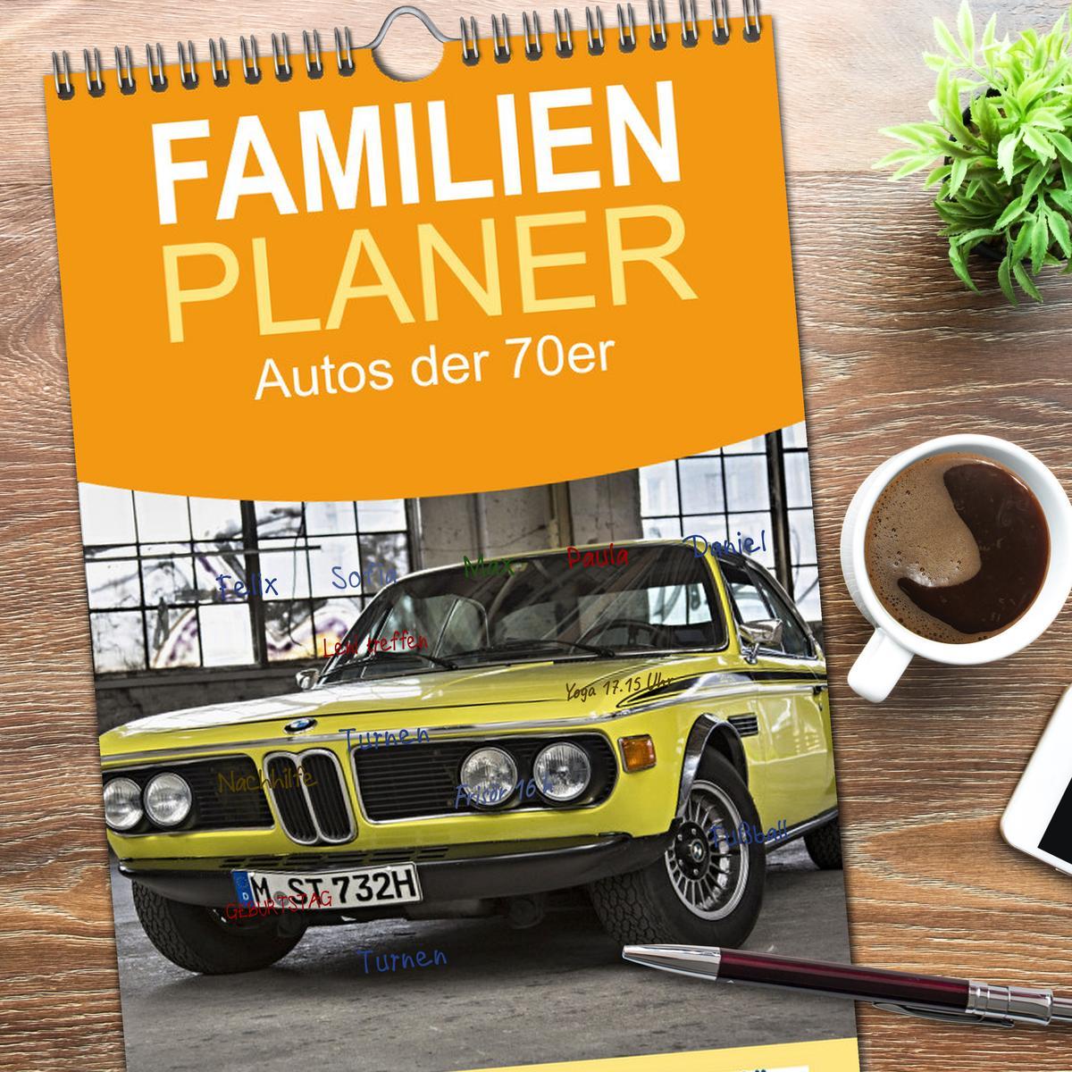 Bild: 9783457090237 | Familienplaner 2025 - Autos der 70er mit 5 Spalten (Wandkalender,...