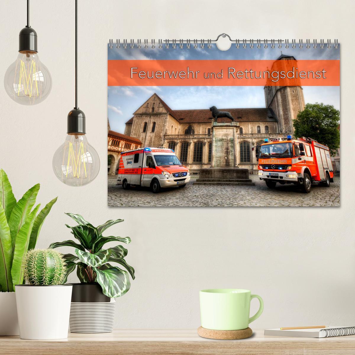 Bild: 9783435422579 | Feuerwehr und Rettungsdienst (Wandkalender 2025 DIN A4 quer),...