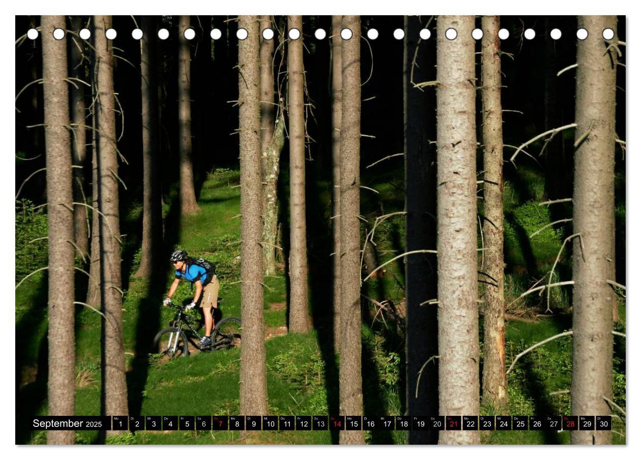 Bild: 9783435822225 | Mountainbike Spirit 2025 (Tischkalender 2025 DIN A5 quer), CALVENDO...